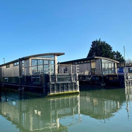 Houseboat Eleuthera Bembridge Εξωτερικό φωτογραφία