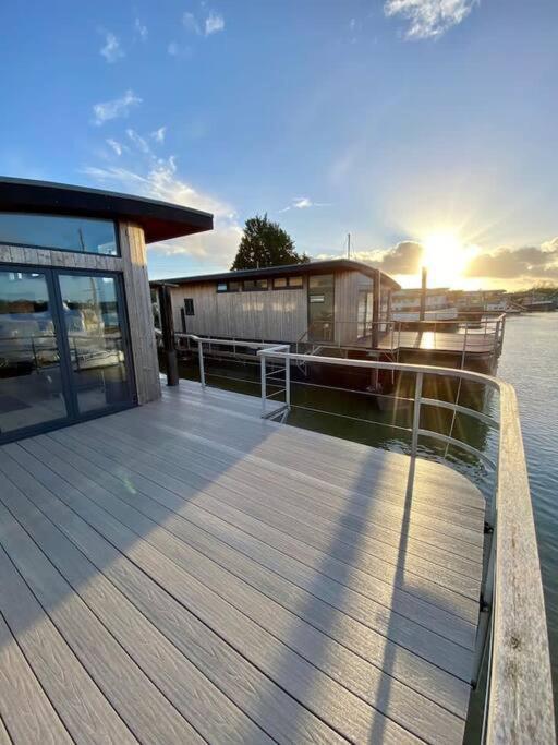Houseboat Eleuthera Bembridge Εξωτερικό φωτογραφία